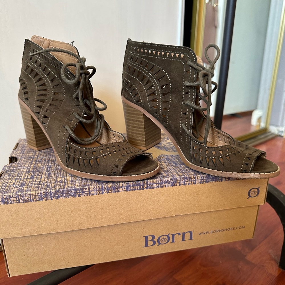 Sandal thick heels
